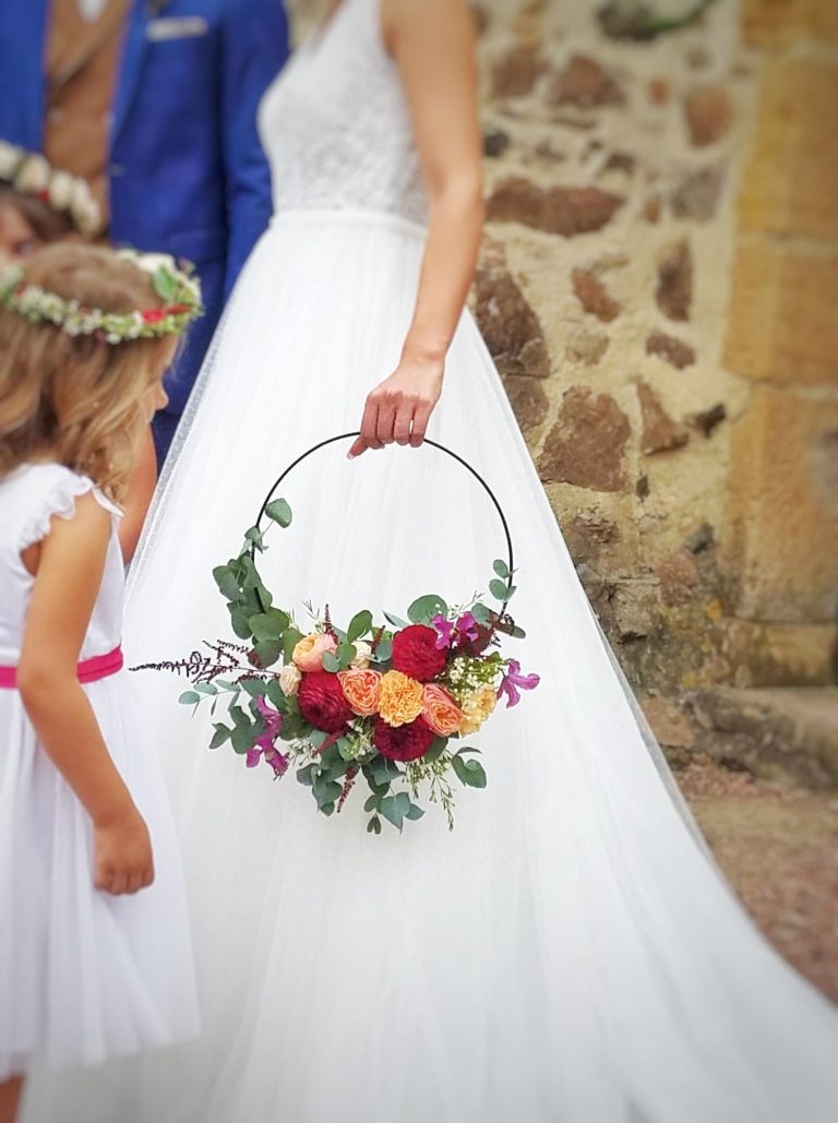 L'attrape fleurs, fleuriste vous propose la livraison de fleurs, création compositions florales, décorations de mariages et vitrines près de Villefranche-sur-Saône, Liergues Pierres Dorées et Limas.